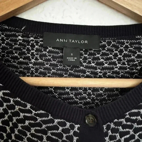 Ann Taylor Geo Wave Ann Cardigan - Picture 4 of 5